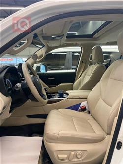 تۆیۆتا لاند کروزەر